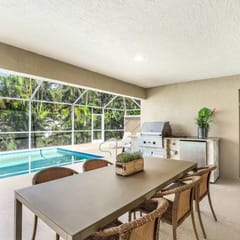 Guard gated home- POOL - 4b/3bath - close to everything