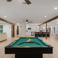 Sarasota- 4br/4b, 11 beds! Pickleball & pool!