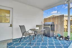 5 min to IMG Academy & Close to the beach!