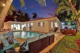 Spacious 5BR home Retreat w/ Private Pool – Family-Friendly & Close to Beaches