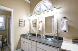 Close to everything | 3 bedroom | Private yard | Drive way
