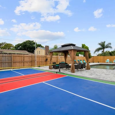 Bradenton: Close to beach + private Pickleball
