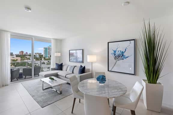 Luxury Beach Condo - Steps to sand + Pool + Gym - Image 1