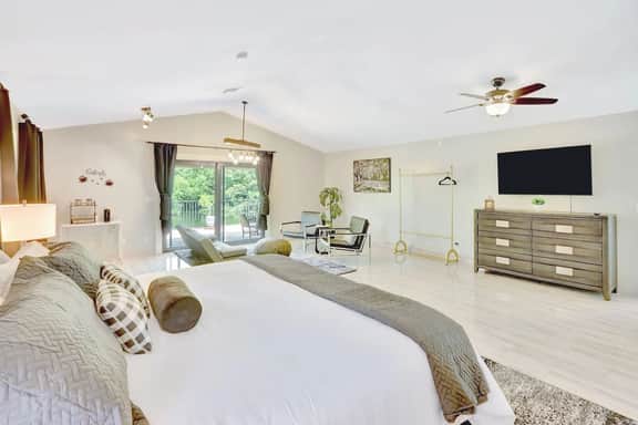 10 min to FTL airport - 4bed/3bath - water view