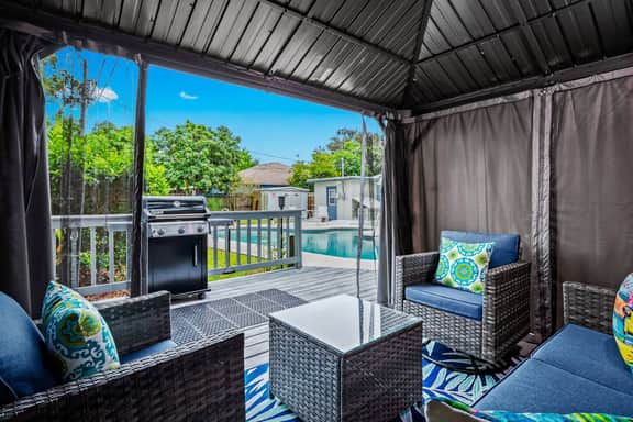 Charming St Pete Escape- Pool