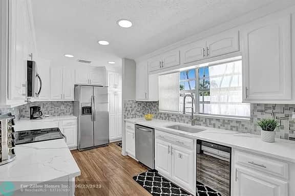 Spacious 5BR home Retreat w/ Private Pool – Family-Friendly & Close to Beaches