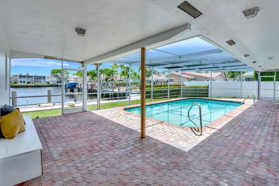 Lux Waterfont - Ocean access-10 min to beach!