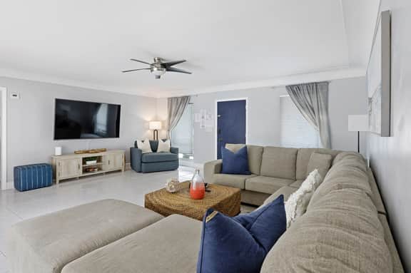 4-Bedroom Pool House on a Wilton Island – Two Master Suites, Fort Lauderdale