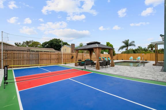 Close To Beach,  Private Pickleball & Pool