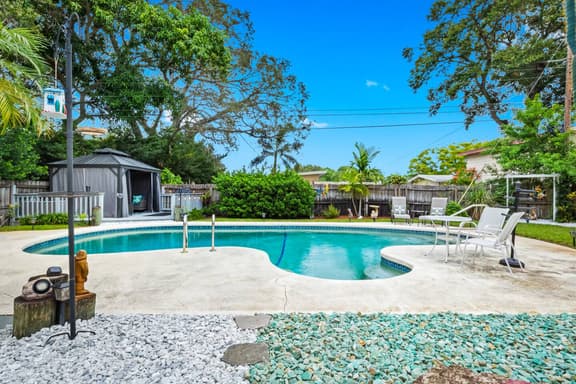 Charming St Pete Escape- Pool