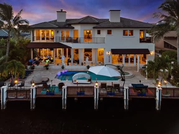 FTL lux Mansion - Pool - Close to beach.