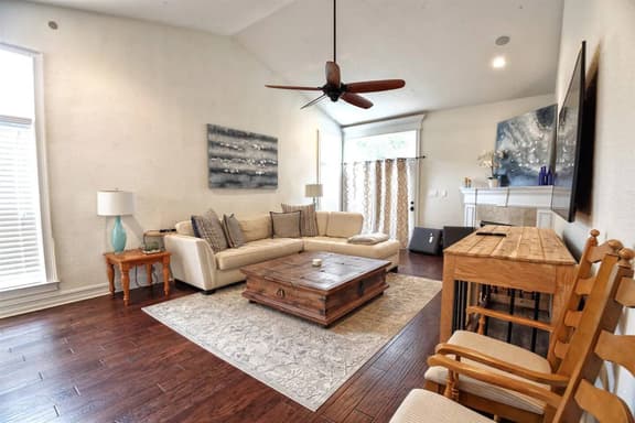Close to everything | 3 bedroom | Private yard | Drive way